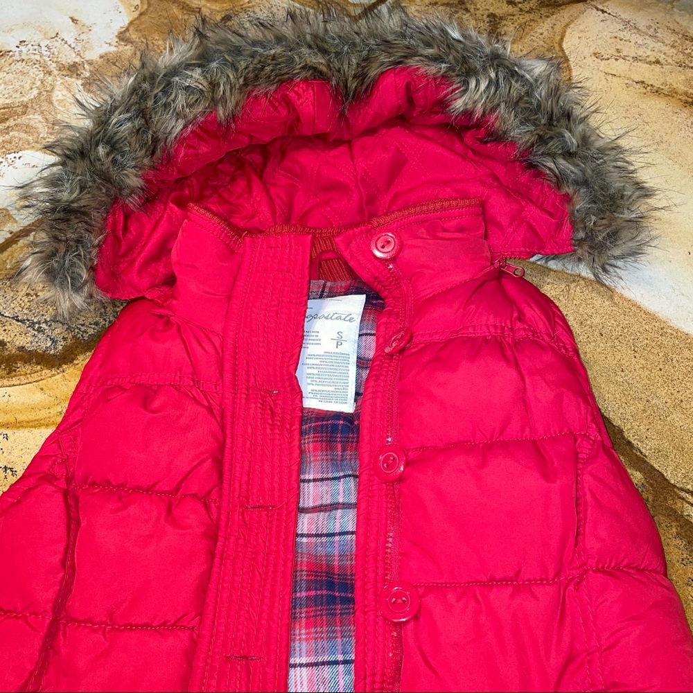 Vest - Picture 2 of 8
